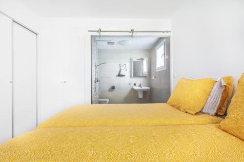 Katil atau katil-katil dalam bilik di Casa Bos Dolpfin Wellness Luxury Entire Villa Pool & Jacuzzi Gran Alacant near Beach