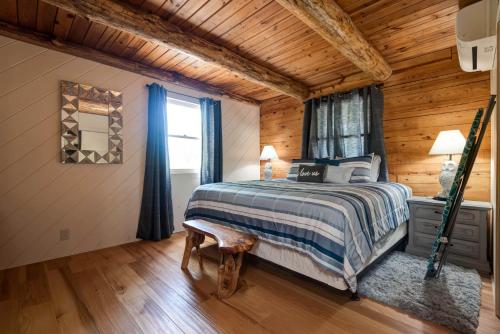 Katil atau katil-katil dalam bilik di The Big Cabin