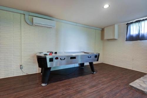 Gambar di galeri bagi The Big Cabin di Lampe