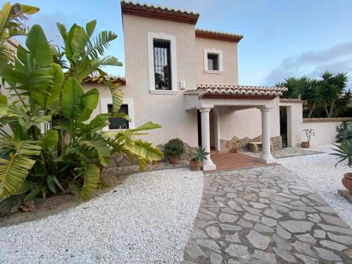 THE BEST HOLIDAY VILLA