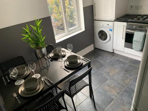 Homey Two Bed-Room Flat Near Portobello Market