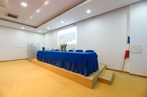 Kawasan bisnes dan/atau bilik persidangan di Family Hotel Adria - All inclusive