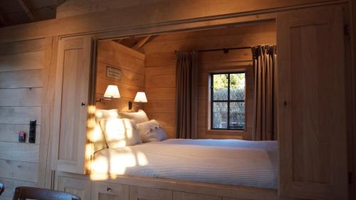 Postel nebo postele na pokoji v ubytování B&B Hemel & Haard