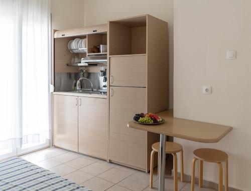 Kuchyňa alebo kuchynka v ubytovaní Thalassenia Studios & Apartments 3