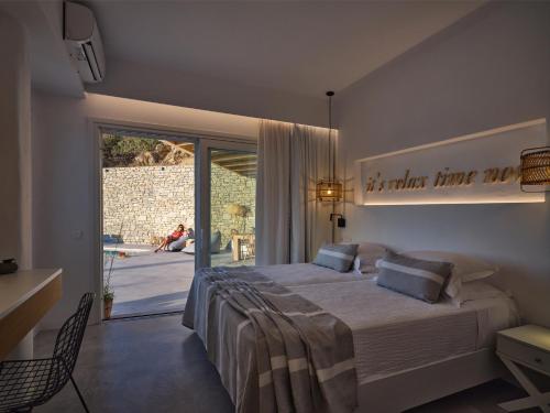 Infinity sea view hillside villa with private pool photo 2