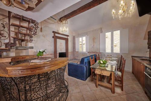 Leoni Suite by Mmega