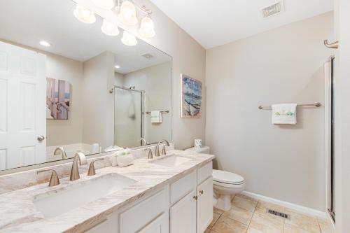 Bilik mandi di Coastal Bliss