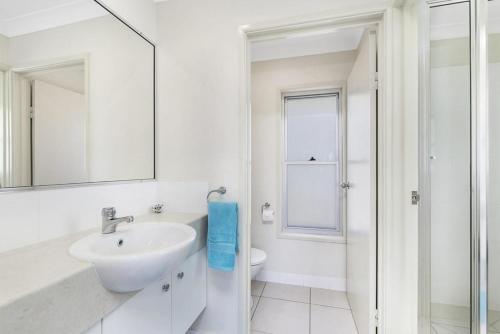 Ένα μπάνιο στο Moreton View