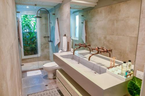 Kúpeľňa v ubytovaní CASA AZZURRA WALLED CITY - Cartagena
