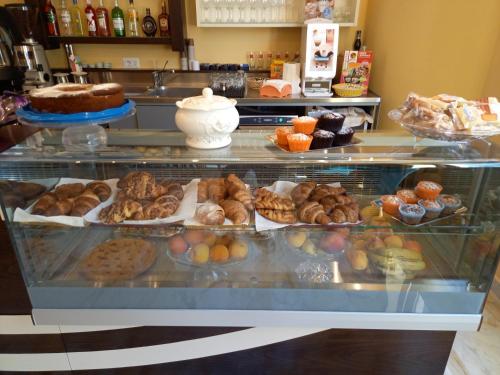 الطعام في الفندق أو بالجوار