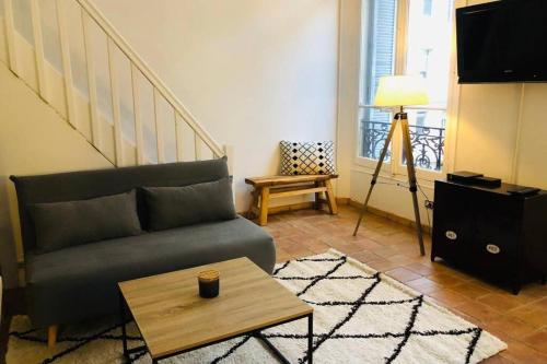 Cannes Lions Rue Montaigne, 200m Palais des festivals