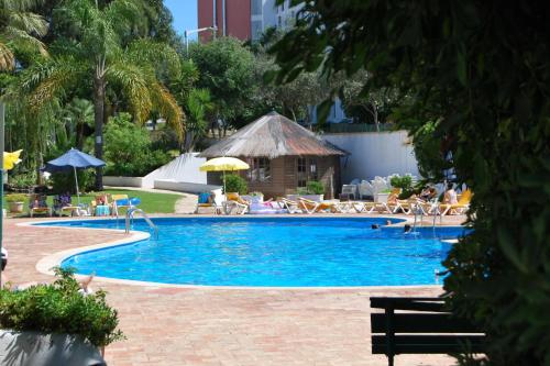 Alto Club Apartments