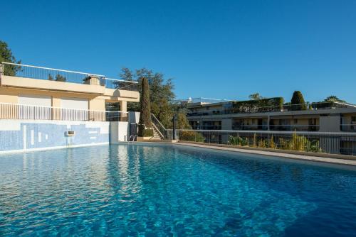 3 pieces vue mer et piscine quartier Parc Imperial