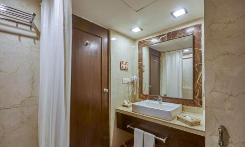 Un baño de Club Mahindra Udaipur