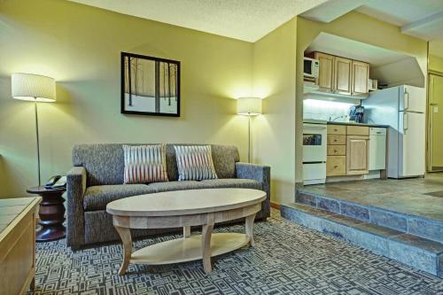 Mountainside Lodge Image
