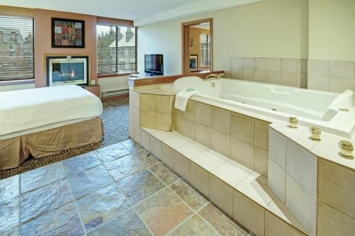 Mountainside Lodge Image