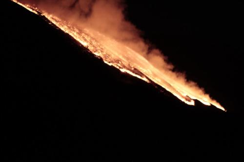 an image of a volcano at night at Casetta con piscina fra Catania e Siracusa in Lentini