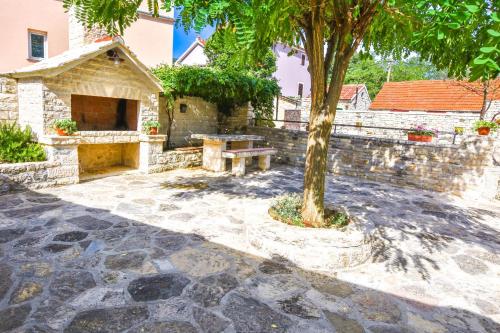 Fotografie z fotogalerie ubytování House Oak Tree v destinaci Medviđa