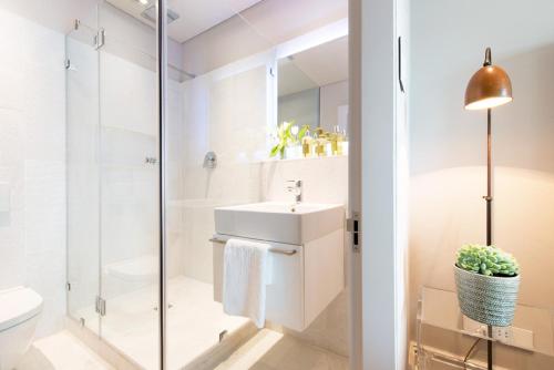 Ванная комната в Collection Luxury Apartments - Concord 11