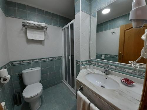 A bathroom at Hotel El Pentágono