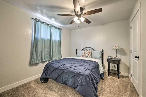 Ένα ή περισσότερα κρεβάτια σε δωμάτιο στο Cedar City Family Home with Game Room and Yard!