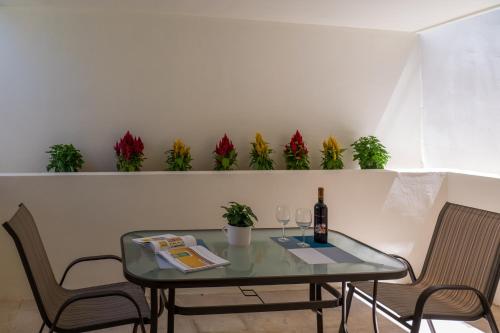 Ποτά στο CHROMA Lodge Rafina