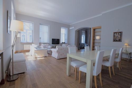 Great 144 sq.m. apartment in the center of Kyiv, Kiev, Ukraine