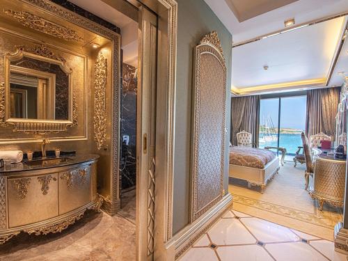 ห้องน้ำของ Les Ambassadeurs Hotel Casino&Marina