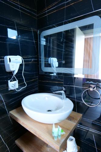 Ванная комната в Bora Bora Hotel Ksamil