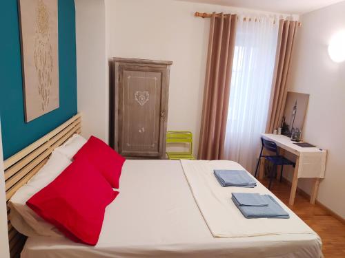 Ліжко або ліжка в номері Duomo Nest entire apartment