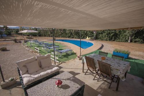 Bazén v ubytování La Comuna Ronda nebo v jeho okolí