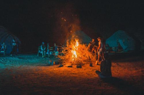 Tetamu yang menginap di Aidar Yurt Camp