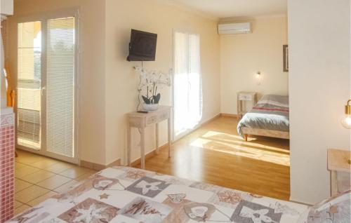 マルセイヤンにあるStunning Home In Marseillan With 3 Bedrooms, Wifi And Outdoor Swimming Poolのギャラリーの写真