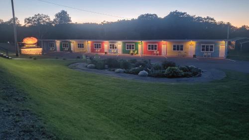 Galeriebild der Unterkunft Cornerstone Motel in Chéticamp