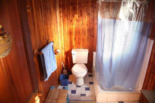 Kupatilo u objektu La Polcura Lodge Turismo -Fishing Lodge & Spa