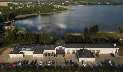 Hotel M Club Lake Resort