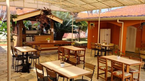 ห้องอาหารหรือที่รับประทานอาหารของ Pousada Casa Doce Vida