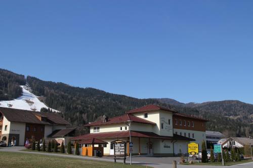Nespecifikovaný výhled na hory nebo výhled na hory při pohledu z hotelu