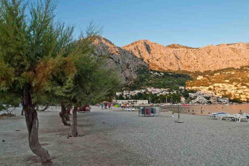 Sara apartment Punta Omis near sandy beach