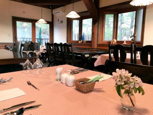 Restoran atau tempat lain untuk makan di Petit Hotel Kazekozou