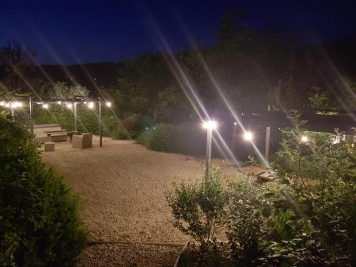 Taman di luar Les Granges de la Forêt