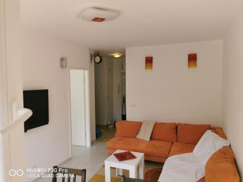 Posezení v ubytování City Lake Pearl #lake Jarun#green area#free parking#cafes, tram to city, markets#balcony&sunny&easy self check in 24-7