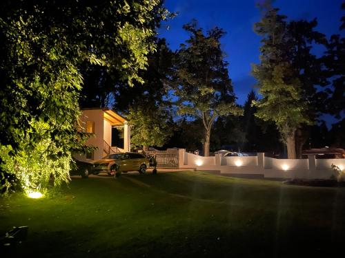 Ein Garten an der Unterkunft Apartmány Slunečnice