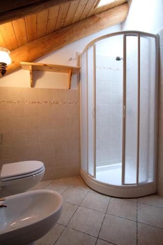 Ένα μπάνιο στο Chambres d'Hotes Rue Saint Bernard