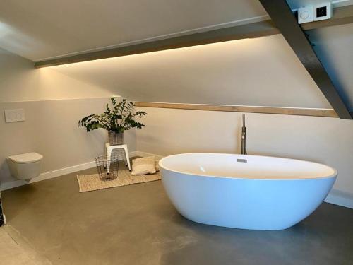 Koupelna v ubytování Luxe Loft voor 4 personen