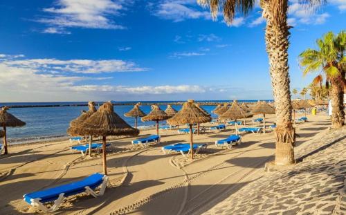 Torres de Yomely Playa las Americas