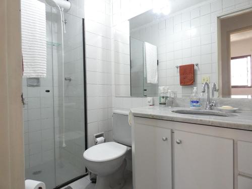 Salle de bains dans l'établissement Apartamento com WiFi no Brooklin SP