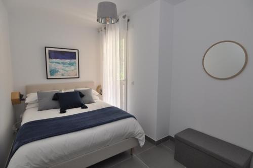 Fantastic Two-bedroom Apartment with garden near the beach