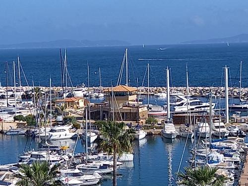 Photo de la galerie de l'établissement Vue mer exceptionnelle, au Lavandou