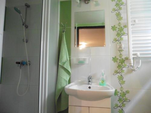 Kúpeľňa v ubytovaní Ubytovanie v súkromí 85 suterén
